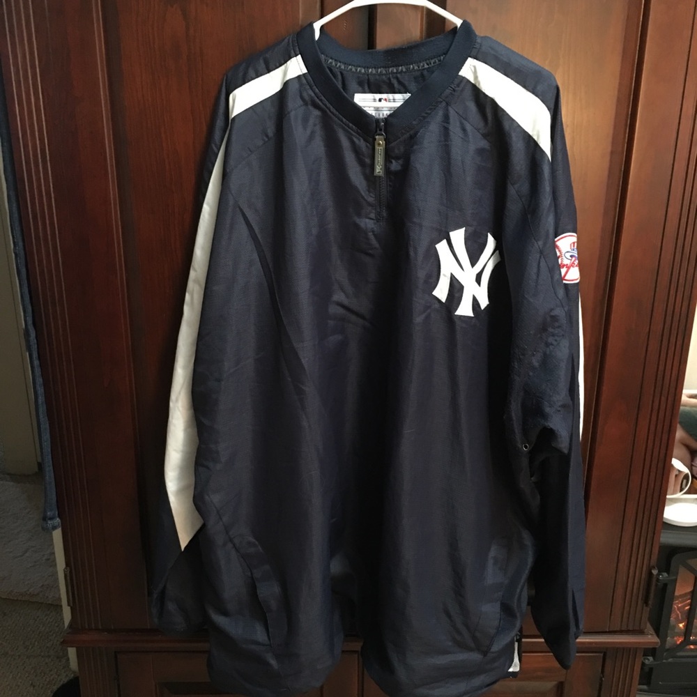 Genuine New York Yankees pull over.